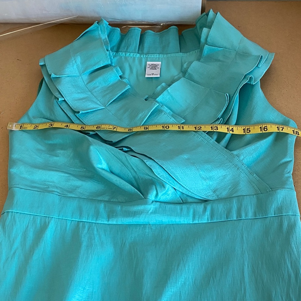 Elegant Turquoise Sleeveless Dress - Picture 7 of 7